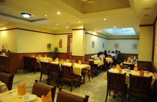 Yelagiri Hotel | GIRI NANDHANA RESIDENCY