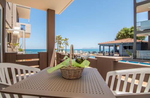 Kato Stalos Hotel | Girogiali beach hotel - Adults only