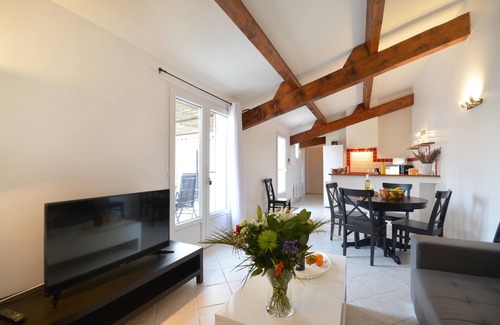 L'Isle-sur-la-Sorgue House | Gite "Au Coeur des Sorgues" Apartment, heated pool & SPA