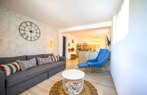 Arnos House | Gîte Boubet – Cozy country house with private terrace – 4 guests – Nature & activities near Pau