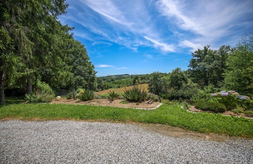 Arnos House | Gîte Boubet – Cozy country house with private terrace – 4 guests – Nature & activities near Pau