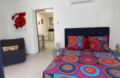 Camaret-sur-Aigues Apartment | Gite d'Emma