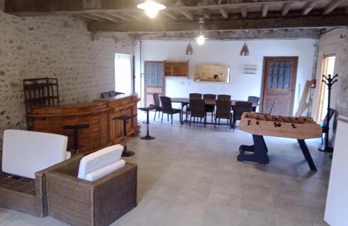 Bastanes House | Gite de 6 à 14 pers avec Piscine-Jacuzzi- Salle des fêtes