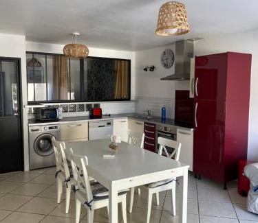 Peyriac-de-Mer Apartment | gite de l'ille, avec terrasse et parking privé