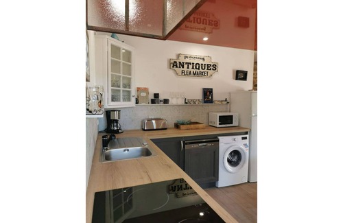La Turballe House | Gite de la Baleine with Jacuzzi La Turballe