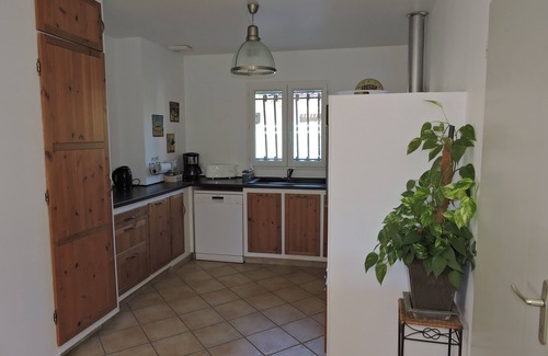 Vaison-la-Romaine House | Gite de la treille. Air-conditioned detached house sleeps 6, 3* label