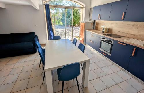 Lagnes House | Gite Grand Luberon chez Manon en Luberon - Vacation rental in guest house