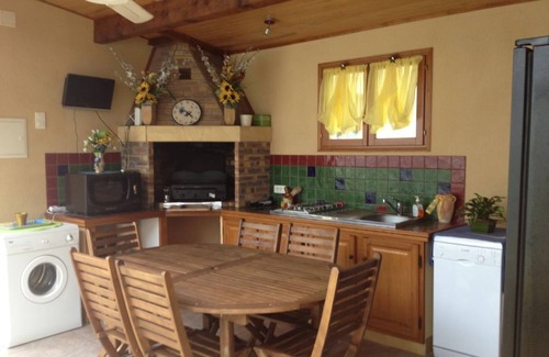 Castels House | GITE IN THE COUNTRYSIDE WITH SWIMMING POOL COVERED AND DISCOVERABLE