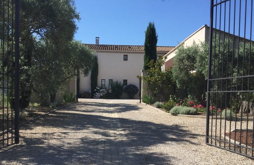 Lancon-Provence Apartment | Gite L'Olivier en Provence ..... so zen.