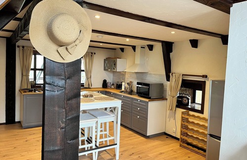 Fons House | Gîte La Borie, FonsnRenovated barn (18th cty) nwith view on alpacas & meadows
