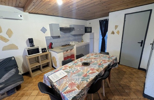 Roquefort-des-Corbieres Cottage | Gîte La Capelle for 7 People, with Pool