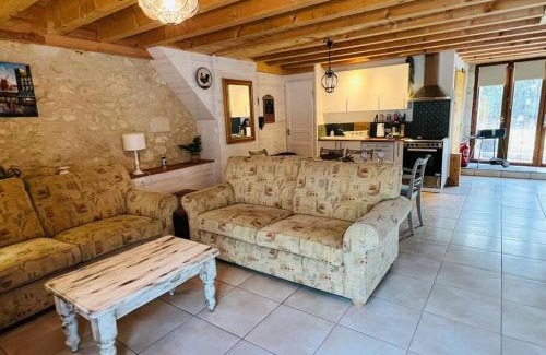 Saint-Privat-en-Perigord Apartment | Gite La Vieille Grange, with pool in the Dordogne