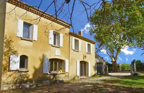 Cabannes House | Gîte 'Le Gite Au Coin Du Feu' with Private Terrace, Wi-Fi and Air Conditioning