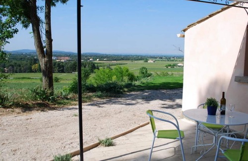 Mazan Apartment | Gite Olivier has a fantastic view.
