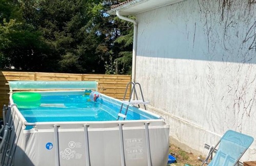 Saint-Andre-de-Seignanx House | Gite Saint-André-de-Seignanx, 4 bedrooms, 9 persons