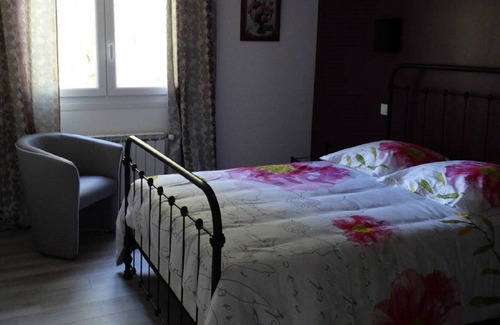 Montbrun-les-Bains Apartment | Gite Valpierre