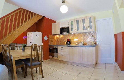 Generac Cottage | GITE with air conditioning, swimming pool and enclosed parking