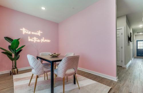 Barker House | Glam luxury lifestyle within Houston!