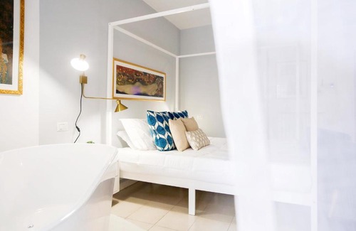 Perugia Apartment | Glamorous flat with Jacuzzi, king size bed and small balcony