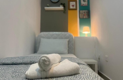 Al Barsha 1 House | Glamorous Partition Room in Barsha 1 Near Metro