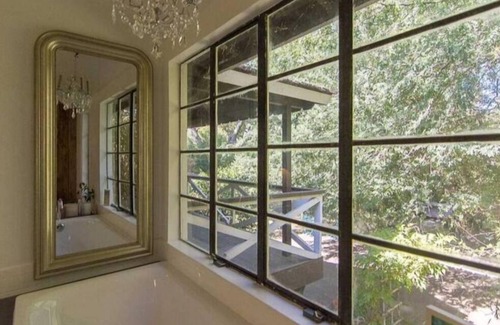 North Hollywood House | Glamorous ranch style house near attractions.
