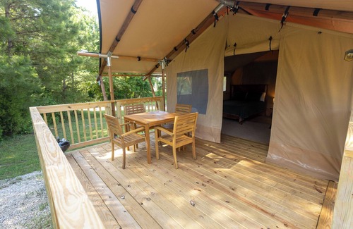 Onalaska RV Rental | Glamping Escape on Lake Livingston