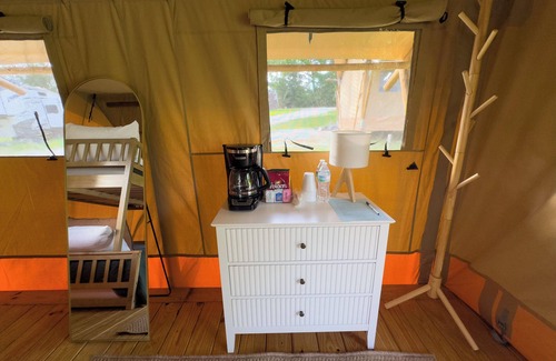 Onalaska RV Rental | Glamping Getaway on Lake Livingston