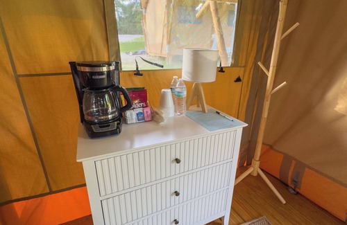 Onalaska RV Rental | Glamping Getaway on Lake Livingston