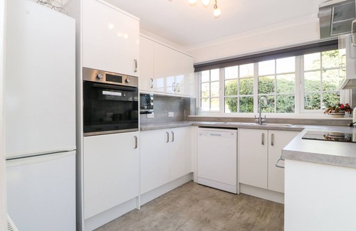 Pentraeth House | GLAN DWR, pet friendly, country holiday cottage in Red Wharf Bay