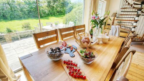 Rhydwyn House | Glan Gors Felin