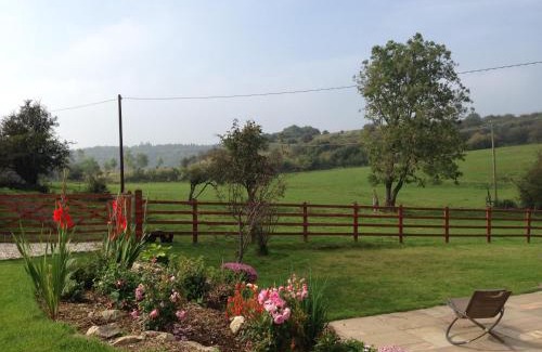 Mold House | Glan Llyn Farm House