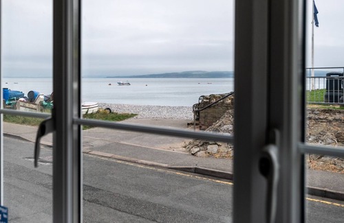 Moelfre Cottage | Glan Y Don Moelfre - sleeps 6 guests in 3 bedrooms