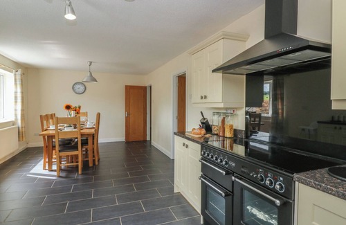St Harmon Cottage | Glanyrafon Bungalow