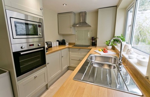 Beaumaris Apartment | Glascoed - sleeps 4 guests in 2 bedrooms