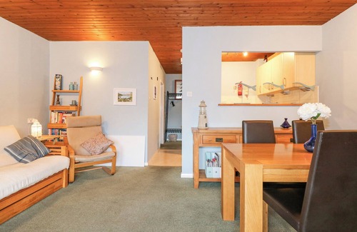 Borth-y-Gest Cottage | GLASLYN RETREAT, pet friendly, country holiday cottage in Porthmadog