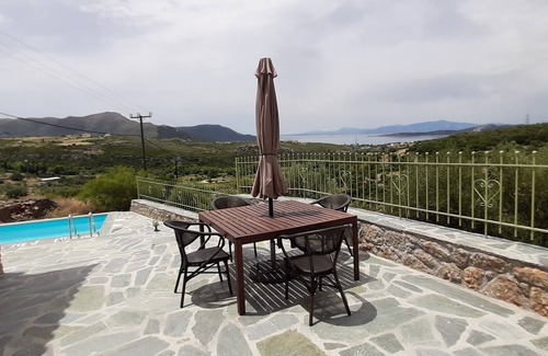 Nea Styra House | Glass Stone Pool Villa Rokanes