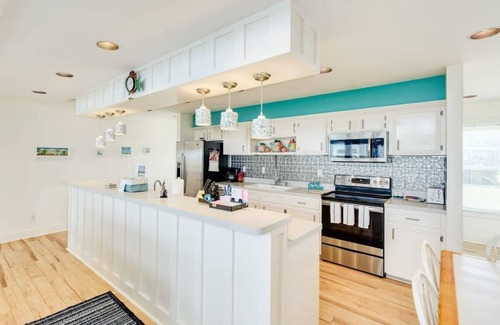 San Luis House | Gleaming Ocean Views From Huge Seaside Deck!