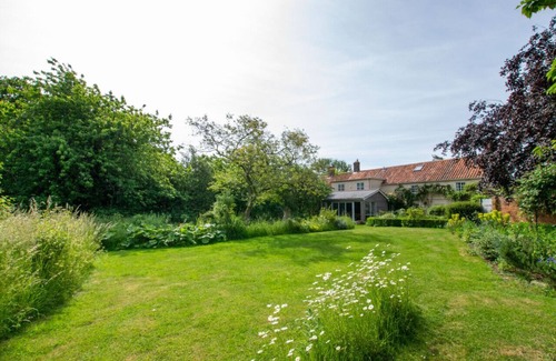 Saxmundham House | Glebe Cottage - Four Bedroom House, Sleeps 7