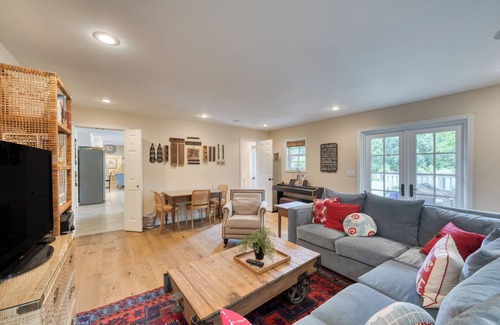 Glen Ellen House | Glen Ellen Escape | 5BR Retreat w/Pool, Hot Tub, Hammocks & Vineyard Views