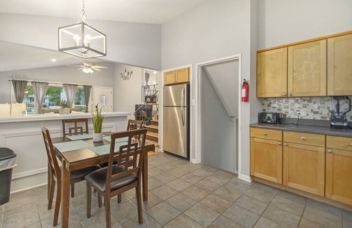 Glen Ellyn House | Glen Ellyn FHS Rental