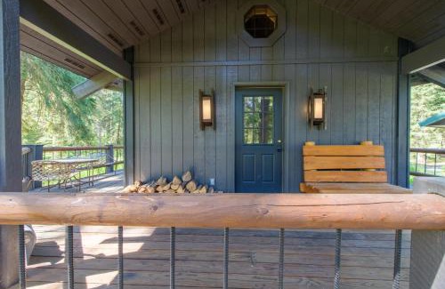 Eureka House | Glen Lake Cabin in the Woods