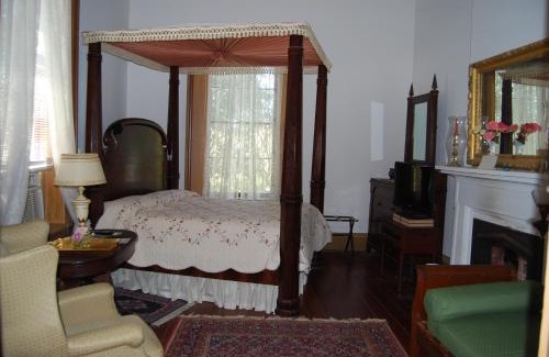 Natchez Bed & Breakfast | Glenfield Plantation Historic Antebellum Bed and Breakfast