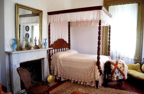 Natchez Bed & Breakfast | Glenfield Plantation Historic Antebellum Bed and Breakfast