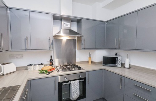 Redcar Cottage | GLENHOLME APARTMENT 2, pet friendly in Redcar