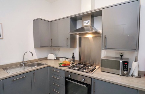 Redcar Cottage | GLENHOLME APARTMENT 4, pet friendly in Redcar
