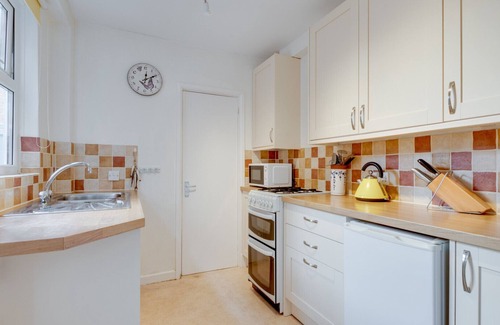 Sidmouth House | Glenisla - Three Bedroom House, Sleeps 6