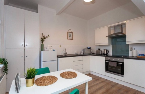Belfast Apartment | Glenmore Lodge - One Bedroom Apartment