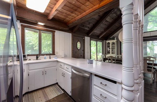 Glenn House | Glenora Bluffs - private lake access - pet friendly
