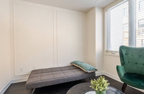 Oakville House | GLOBALSTAY. 3 Bedroom Modern Townhouse in Oakville