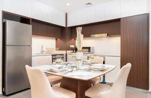 Dubai Apartment | GLOBALSTAY. Creek Edge Tower Apartments
